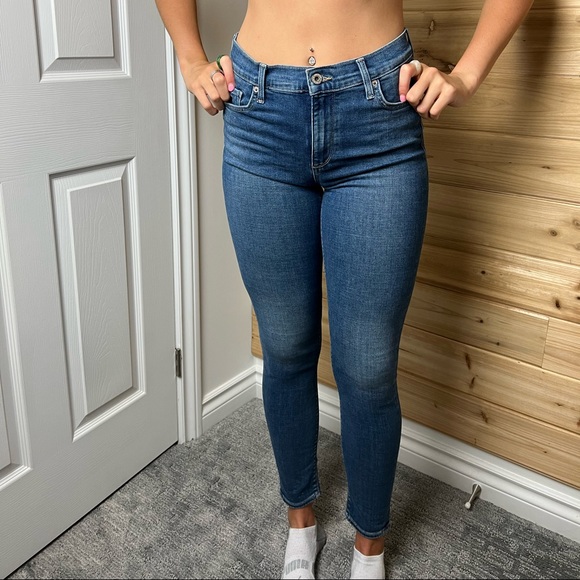 Lucky Brand Jeans - Picture 2 of 4